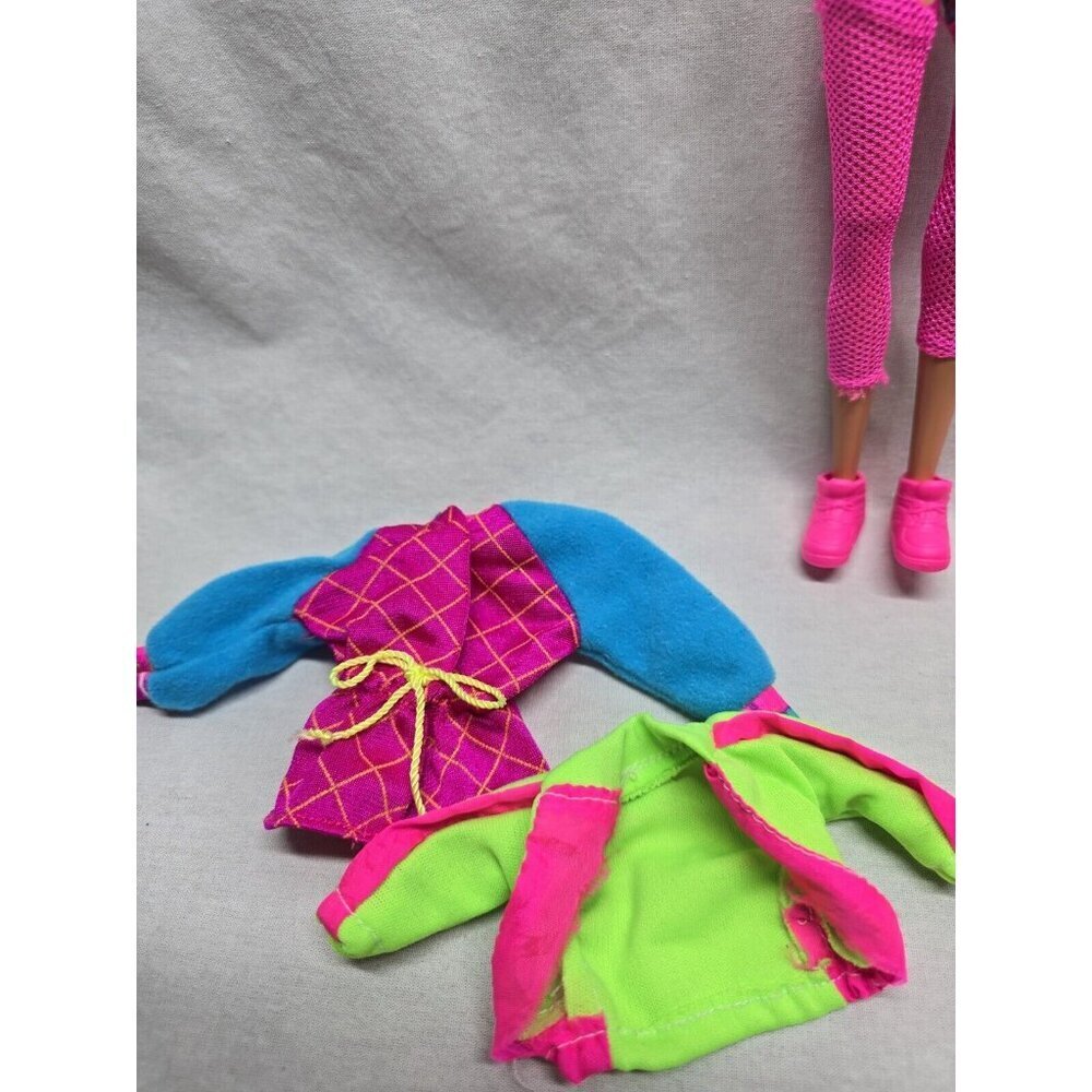Vintage Workin Out Barbie Doll With Accessories 1996 Mattel Vintage - Picture 2 of 12